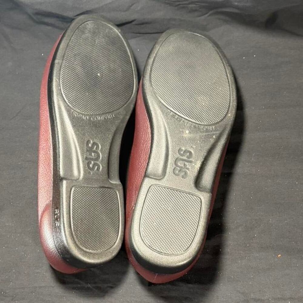 🚨 Like New SAS Women’s Leather Burgundy Moccasin Loafers Shoes Size: 10 W. 👞 - Picture 7 of 8